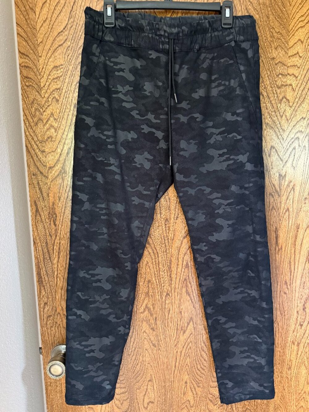 Bevy Flog Camo Jogger Pants - Size 30